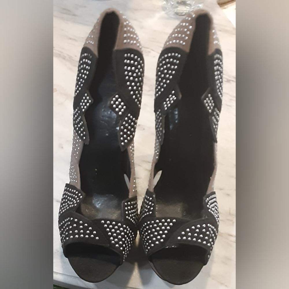 Liliana Platform Woman's Heels in a size 8